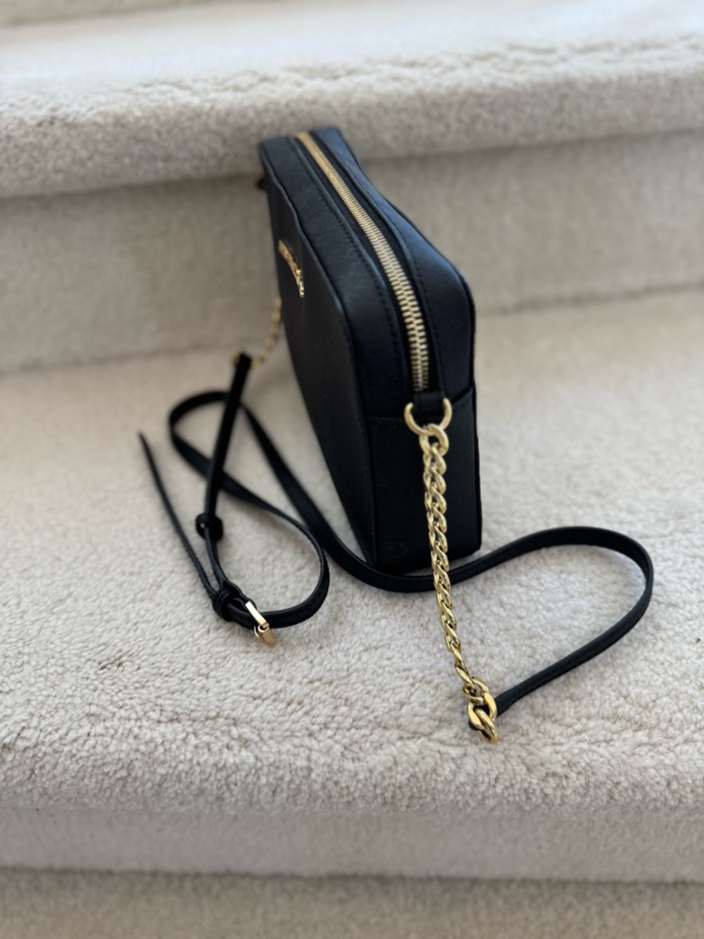 MICHAEL KORS Black Leather Crossbody with Gold Logo - Picture 2 of 6